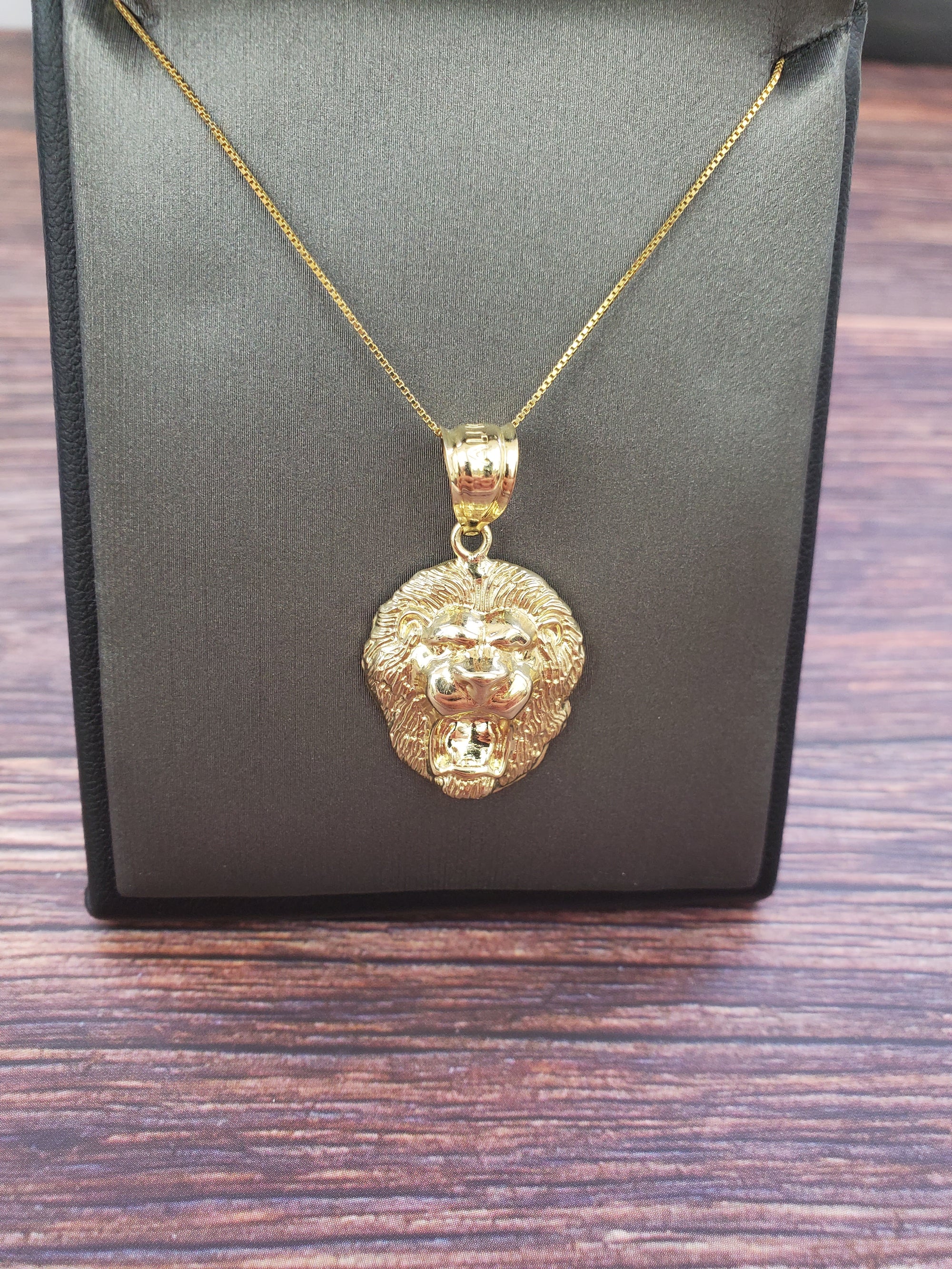 10K Solid Yellow Gold Lion Face Pendant Charm with Box Chain