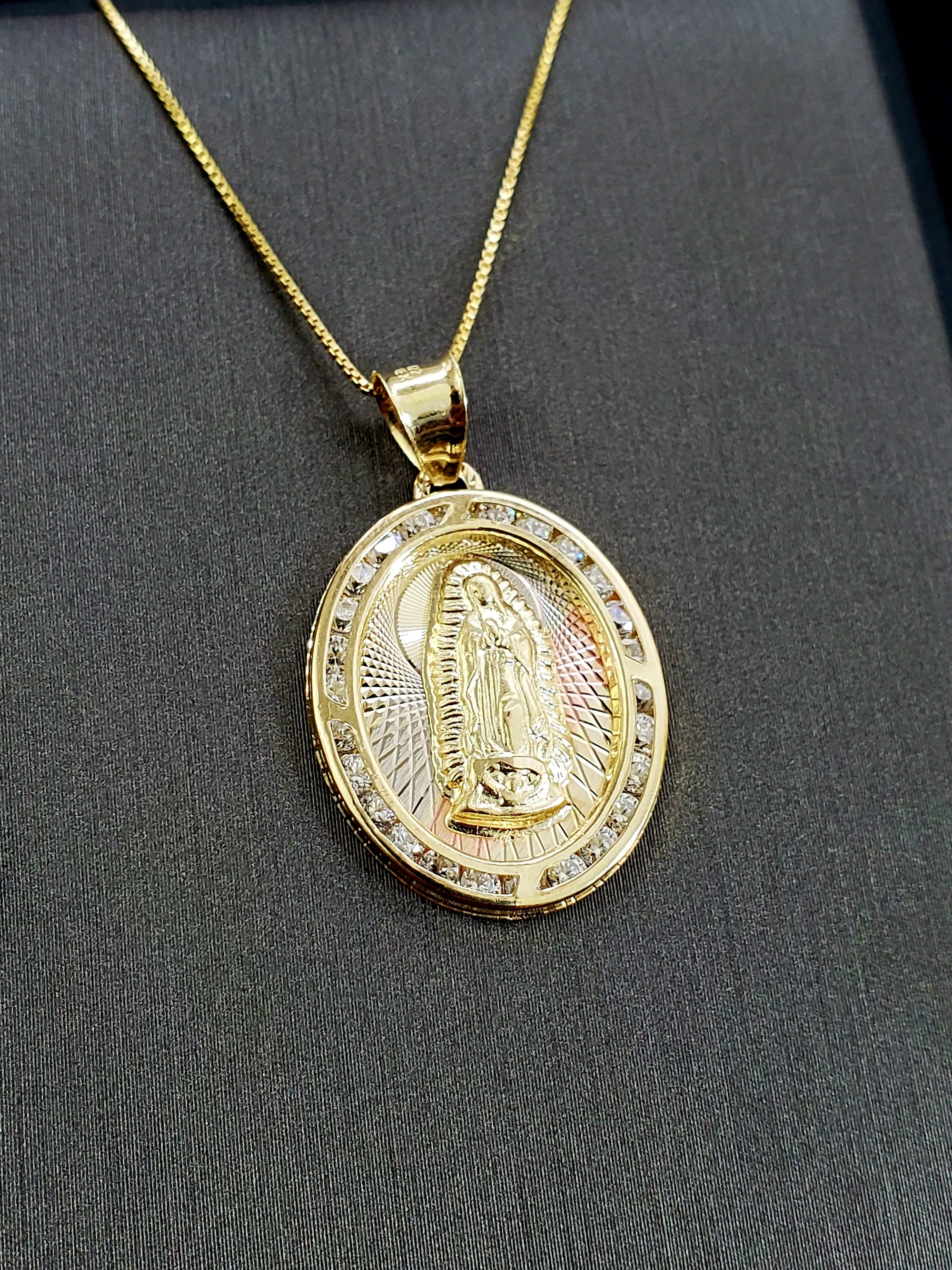 10K Solid Real Yellow Gold Round Mother Mary Cz Pendant Charm with Box Chain