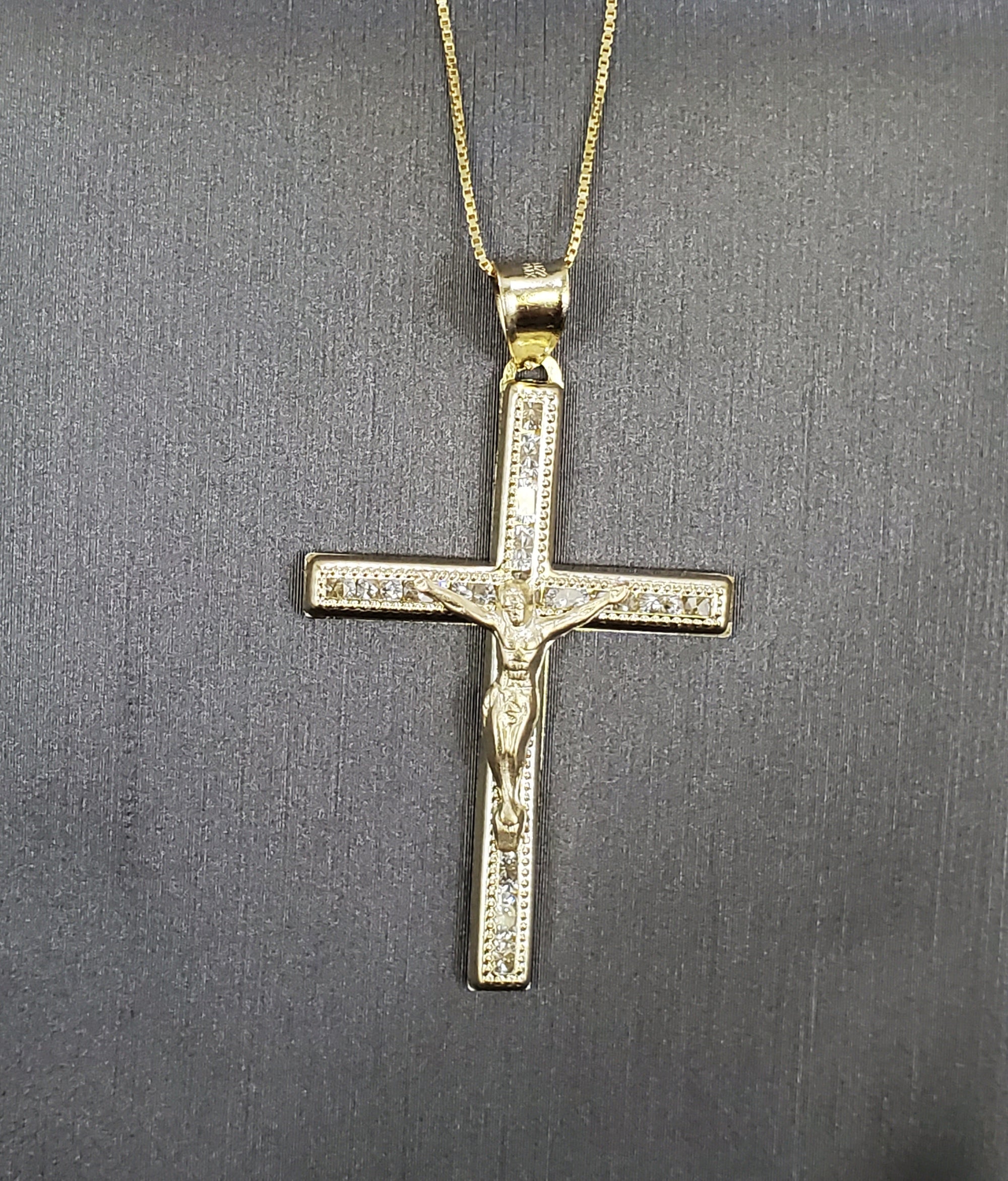 10K Solid Real Yellow Gold Jesus Cz Pendant Charm with Box Chain