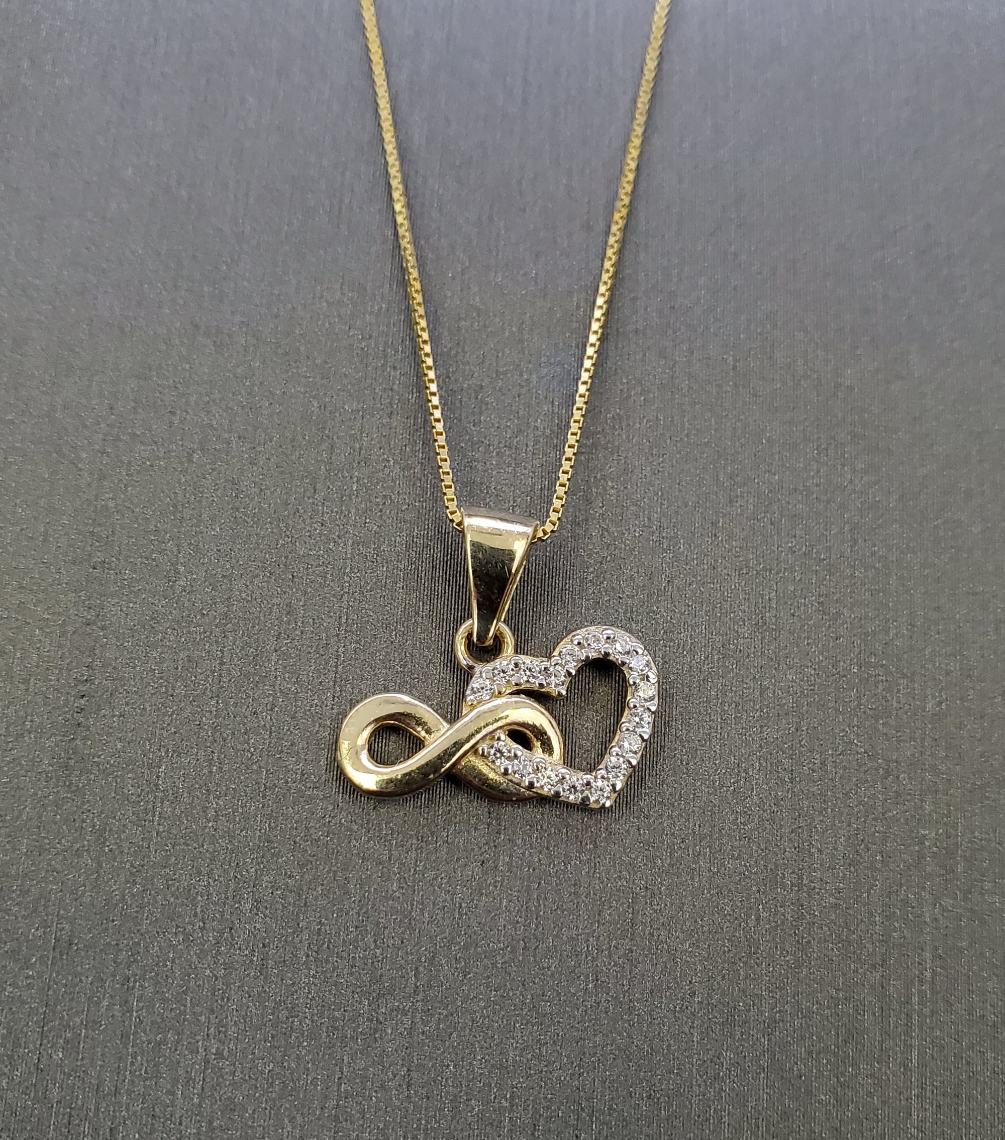 10K Solid Real Yellow Gold Infinity Cz with Heart Pendant Charm with Box Chain